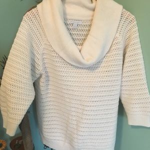 Baggy, comfy, quarter sleeve sweater